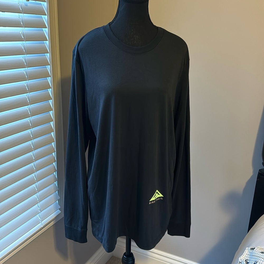 Nike Long Sleeves shirt. Size M